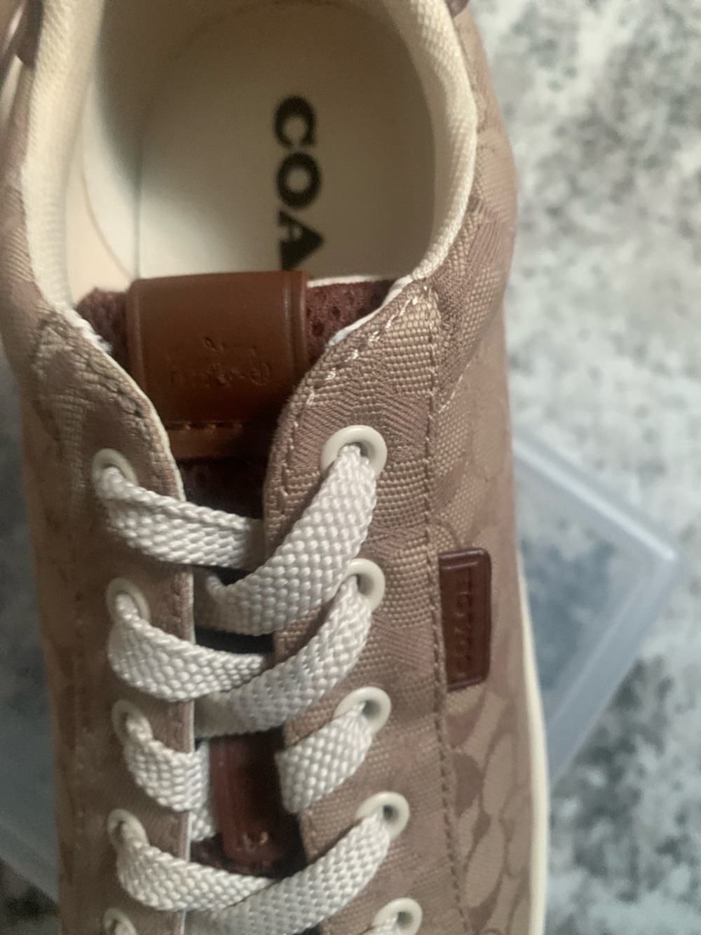 🆕 - Y2K -Authentic Coach Woman’s Tan Patterned Sneakers - Picture 4 of 13